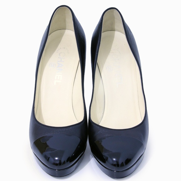Chanel Pumps Heels Black Leather and Patent Cap Toe CC Logo Size 39.5 with Box - Picture 5 of 13